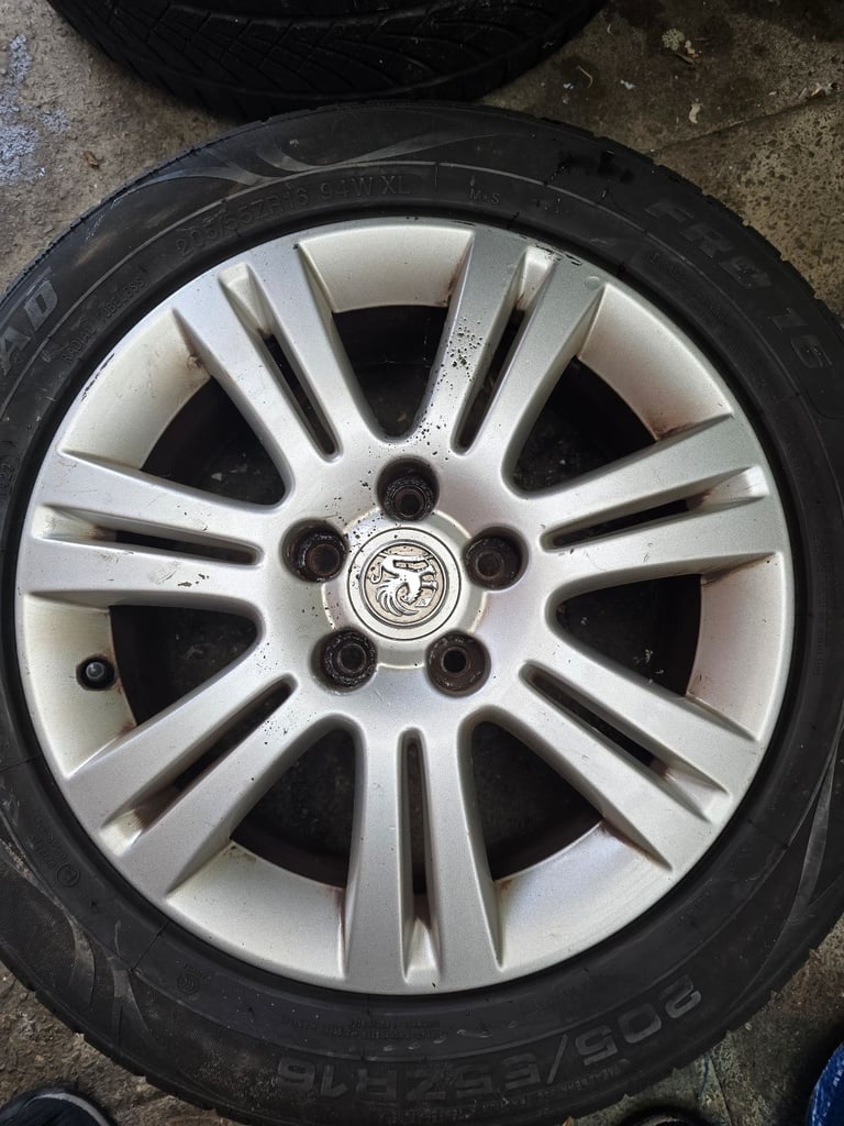 Zafira b alloys wheels 2010