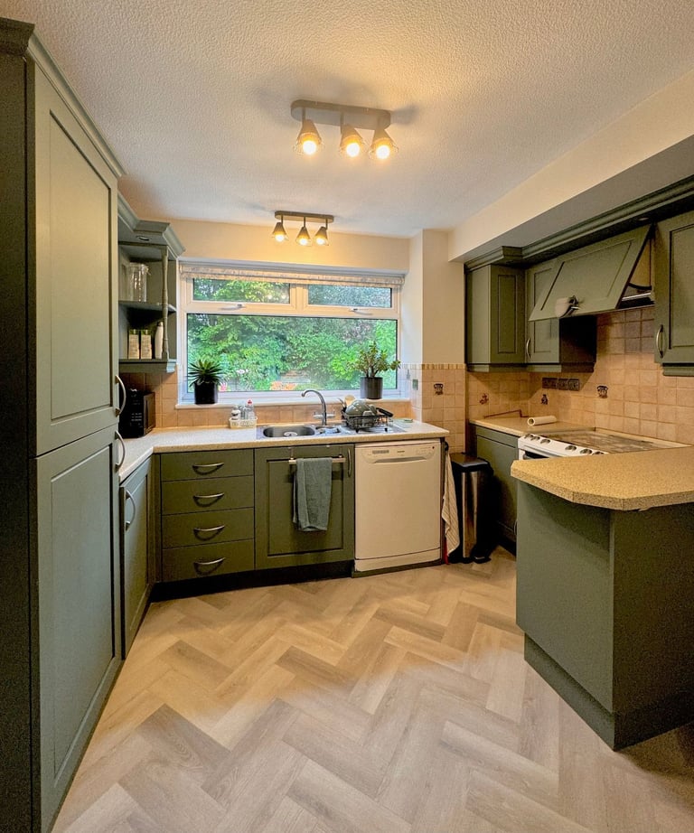 3 bed detached house to rent