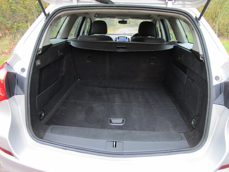 VAUXHALL ASTRA 1.7 CDTi ecoFLEX Exclusiv 2012