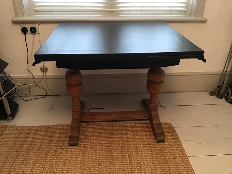 image for Solid oak extendable dining table