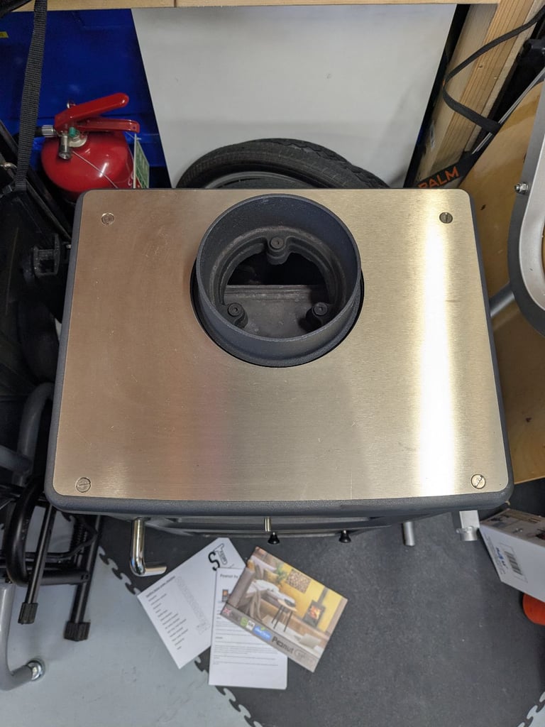 Saltfire Stoves, Peanut 5, Tall. 5.0kw wood stove, excellent condition!