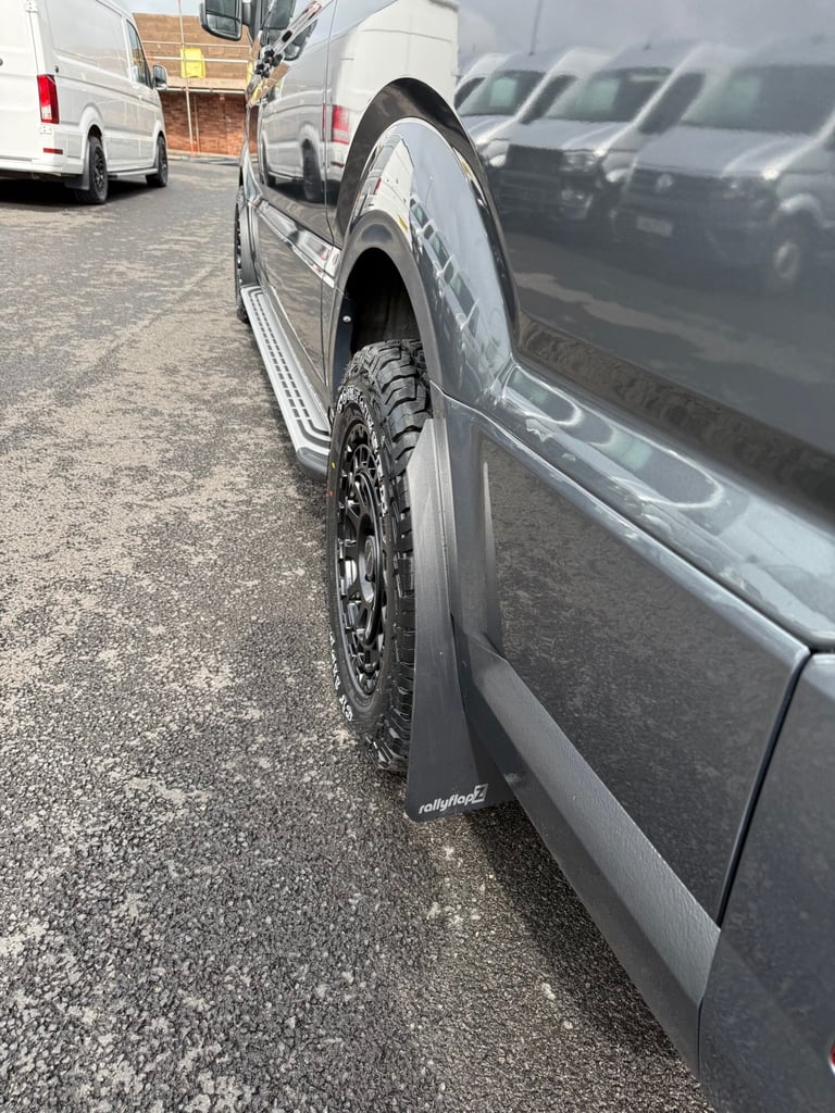 VOLKSWAGEN CRAFTER TRENDLINE 2.0TDI 140 MWB GREY EURO 6 ***VAT INCLUDED***