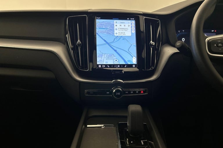 2022 Volvo XC60 Momentum, B5 AWD mild hybrid ESTATE Petrol/Electric Hybrid Automatic