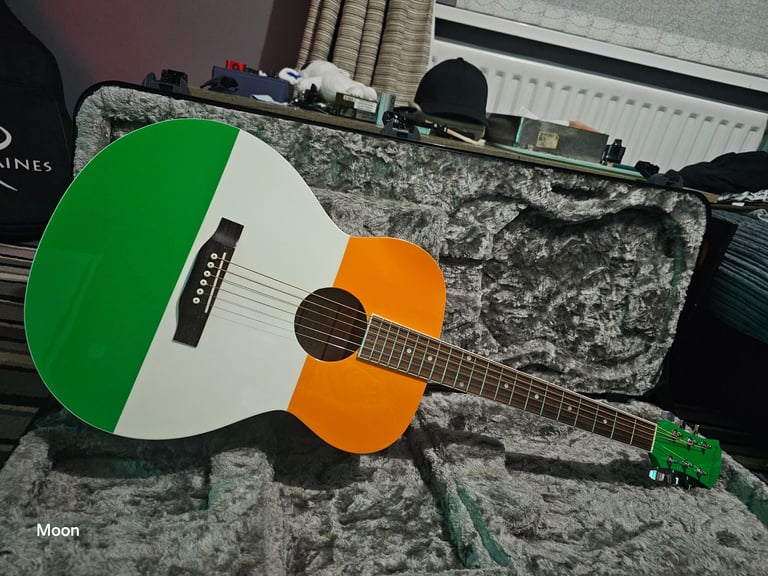 image for Freshman Irish flag acoustic 