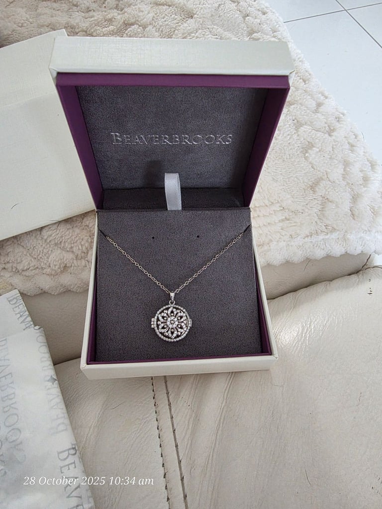 image for Beaverbrooks locket new