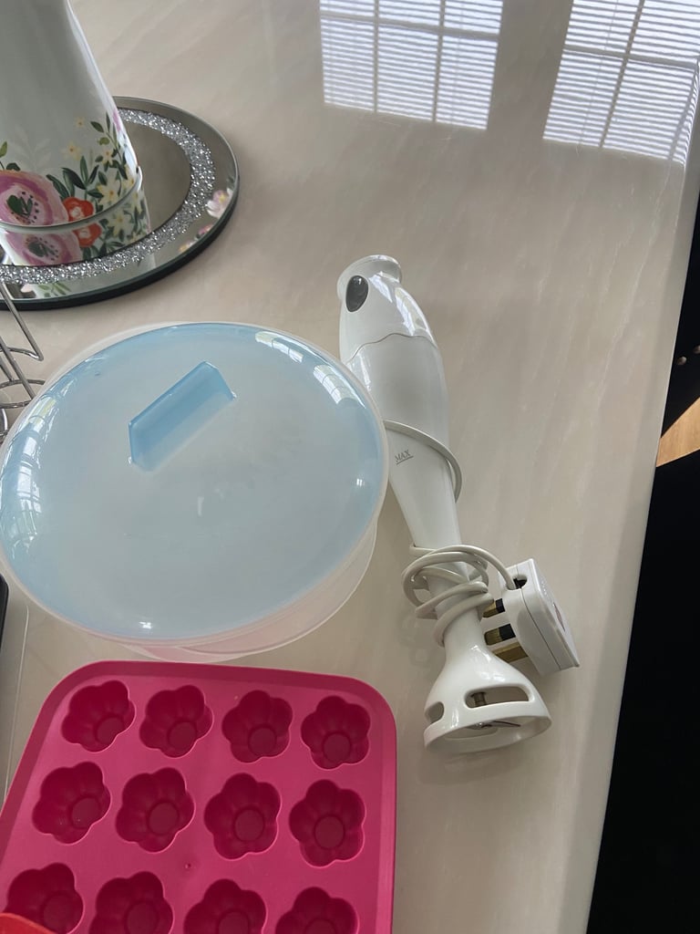 Box Of Mostly Kitchen Gadgets & Accessories - (Approx. 23 Pieces….See Description & All Photos) 