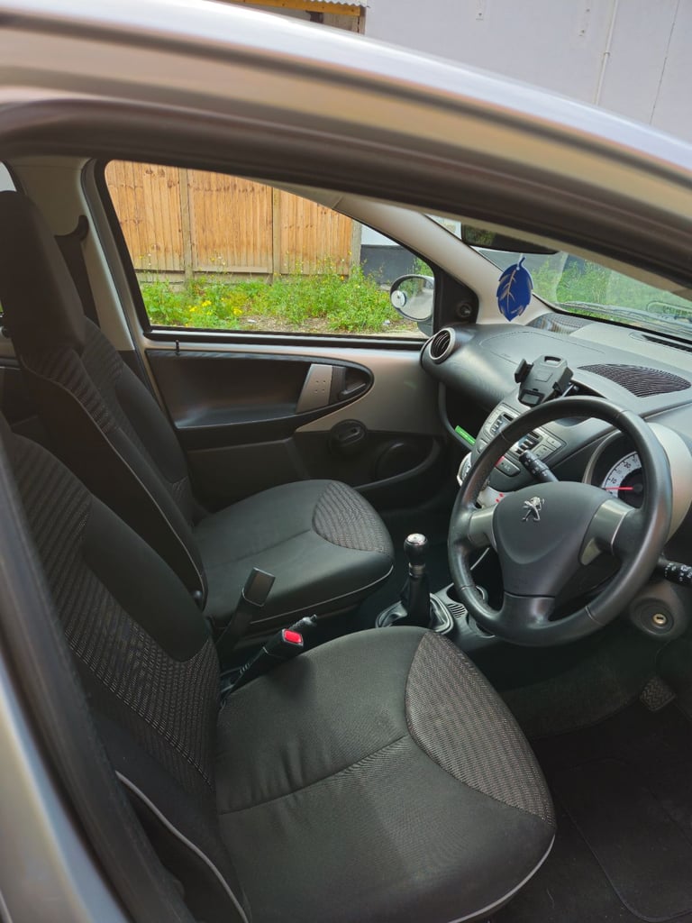 Peugeot, 107, Hatchback, 2013, Manual, 998 (cc), 5 doors