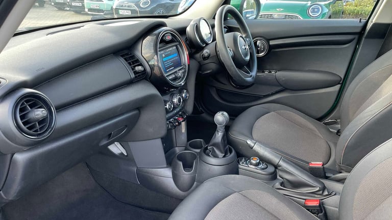 2020 MINI Hatch 1.5 One Classic II 5dr [Comfort/Nav Pack] HATCHBACK PETROL Manual