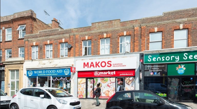 Retail shop for rent - £230 P/W - Clacton High St - Direct from landlord - No extra fees 