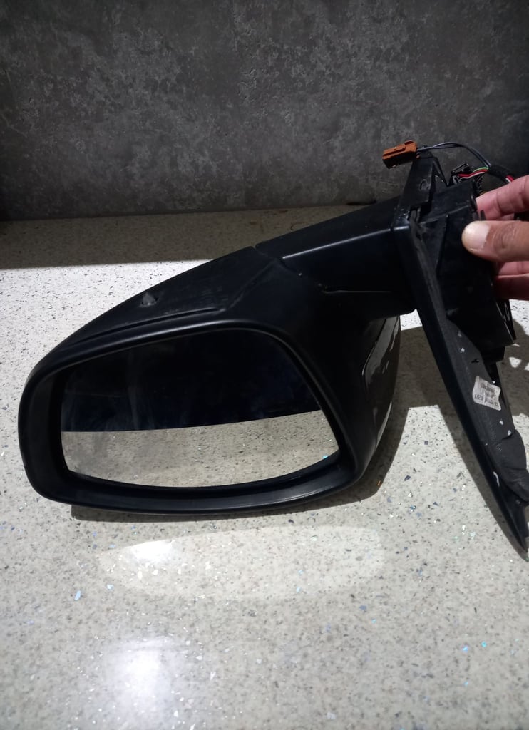 Peugeot 308 (2019) driverside Electric Mirror.