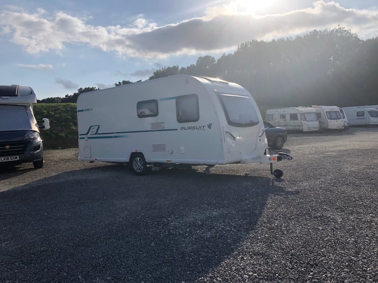 Bailey Persuit 430/4 2017 with Mover