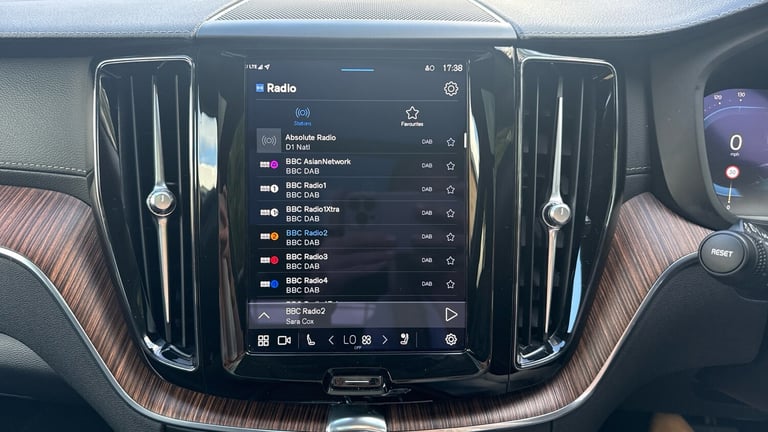 2023 Volvo XC60 2.0 T8 [455] RC PHEV Ultimate Dark 5dr AWD Gtron Estate Estate Hybrid Automatic