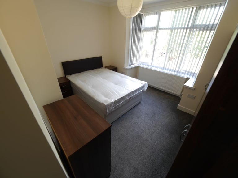 Double En-Suite Room to rent in Hounslow Central