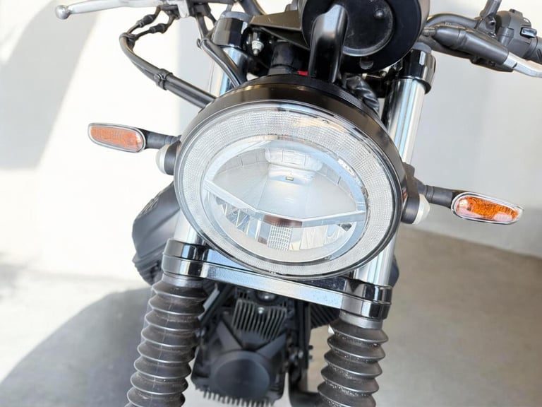 2020 Moto Guzzi V7 744 III Stone Night Pack Euro 4