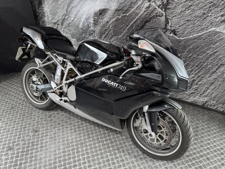 DUCATI 749 DARK 2006