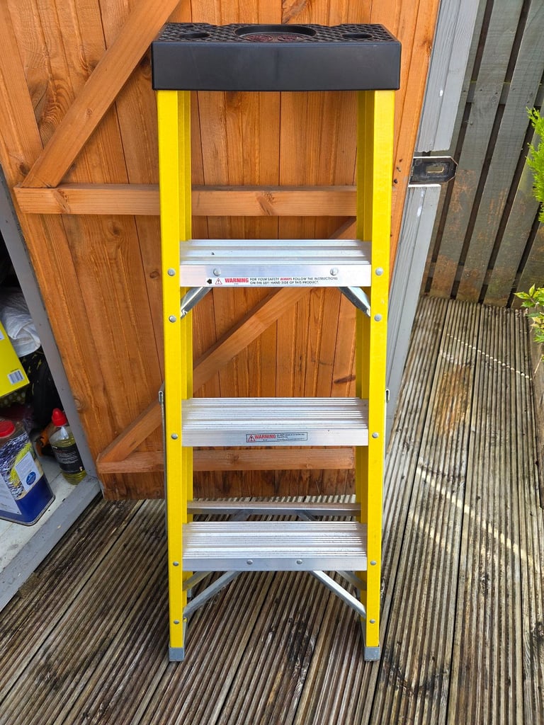 Step ladder 