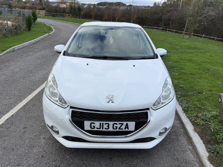 PEUGEOT 208 1.2 VTi Active 2013