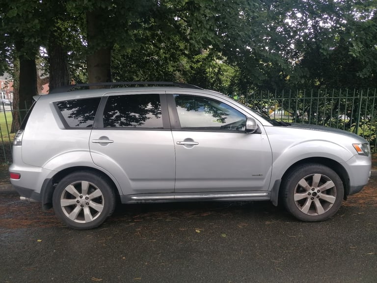 Mitsubishi, OUTLANDER, Estate, 2010, Manual, 2268 (cc), 5 doors