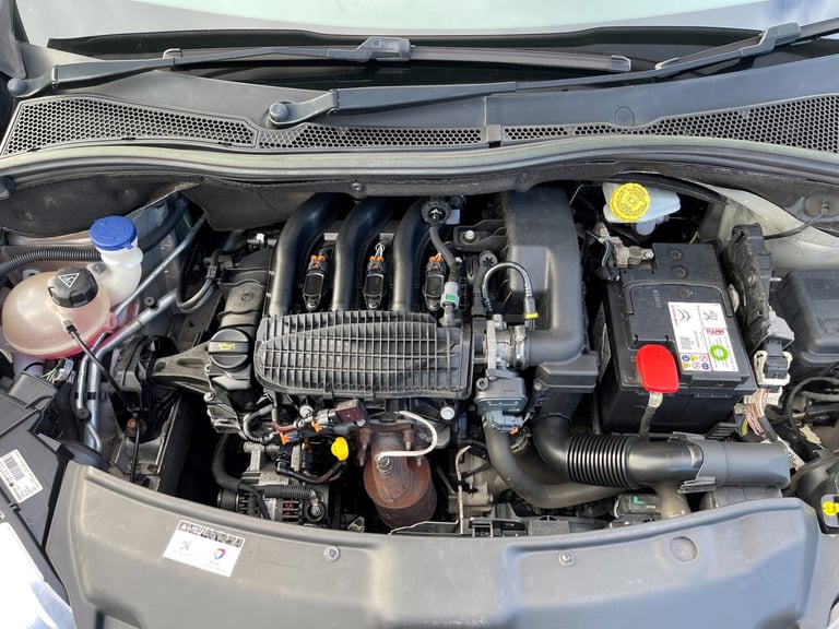 2014 Peugeot 208 ACTIVE 5-Door Petrol