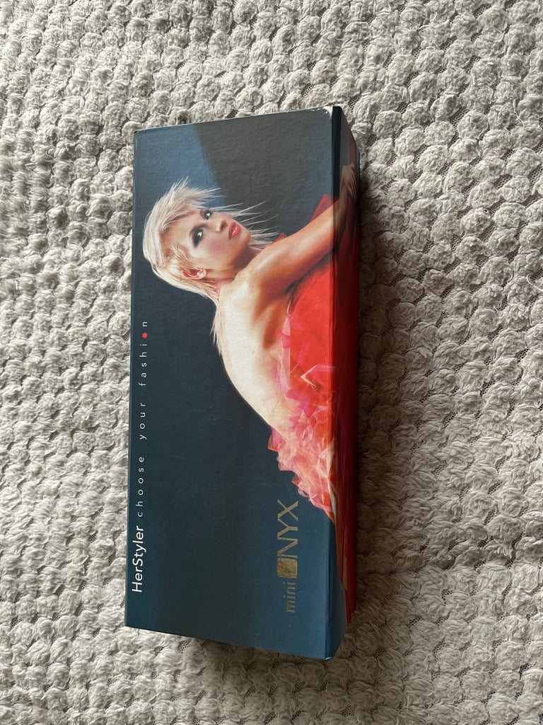 image for Travel hair straighteners 