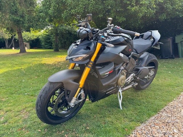 2021 Ducati STREETFIGHTER V4S Akropovic Exhaust, Thousands Spent !!  PETROL Manual