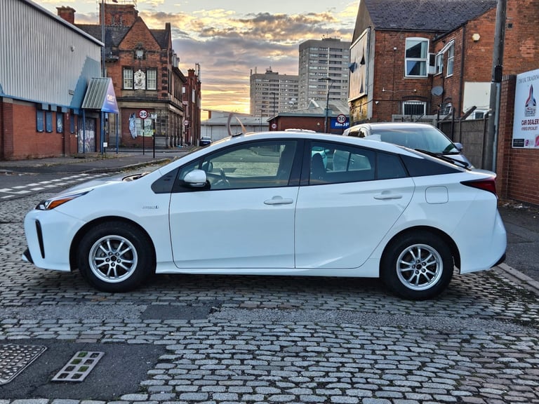 2020 Toyota Prius 1.8 Hybrid Automatic 5dr 5 Seats Hatchback Petrol/Electric Hybrid Automatic