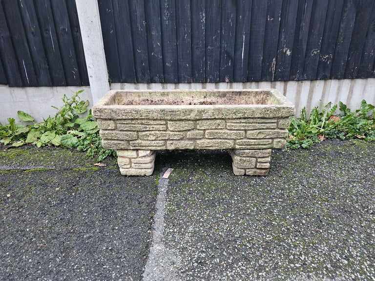 Brick Effect Flower Pot With Feet 