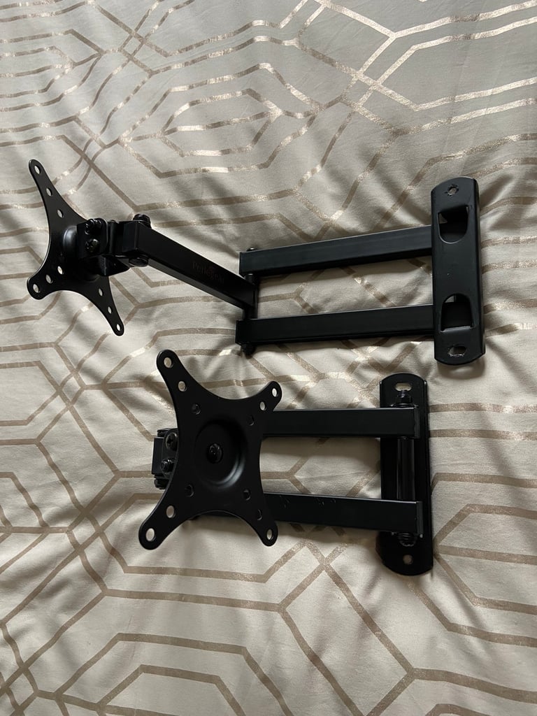 One Perlegear monitor wall mount