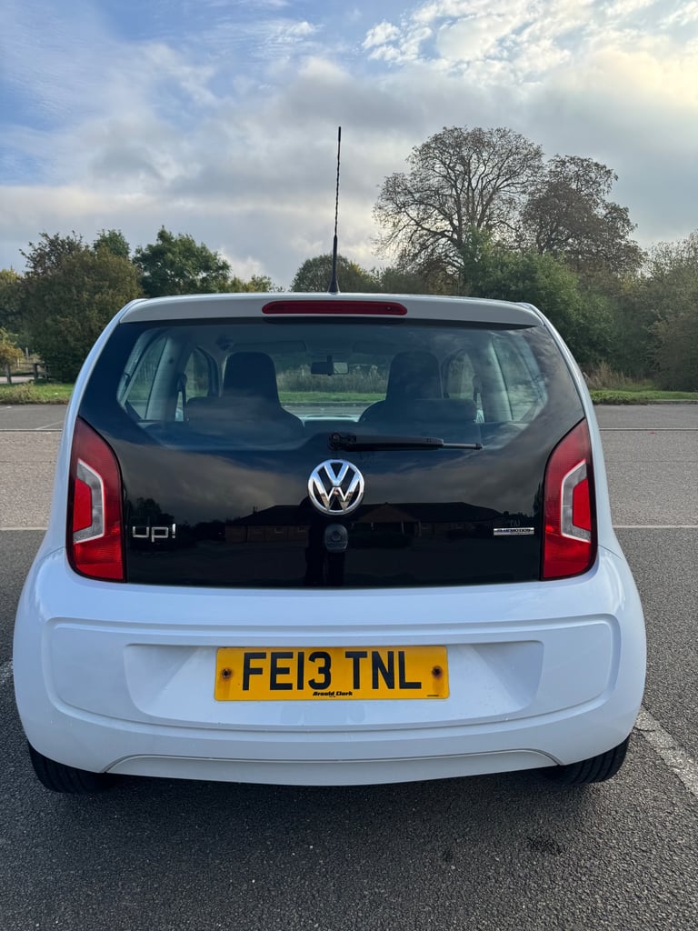 Volkswagen, UP, Hatchback, 2013, Manual, 999 (cc), 3 doors