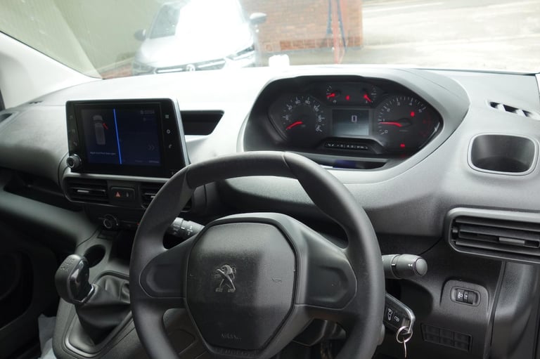 Peugeot Partner 1000 1.5 BlueHDi 100 Professional Van DIESEL MANUAL 2019/69