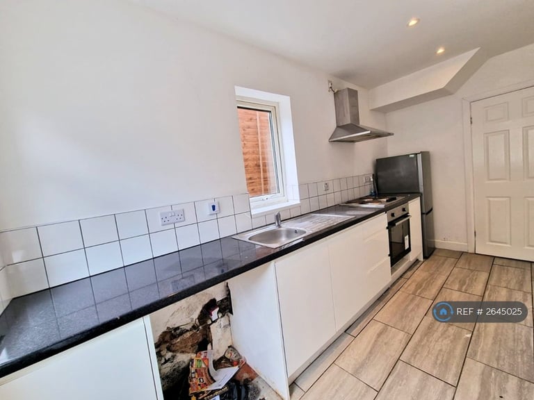 3 bedroom house in Aylesbury Crescent, Birmingham, B44 (3 bed) (#2645025)