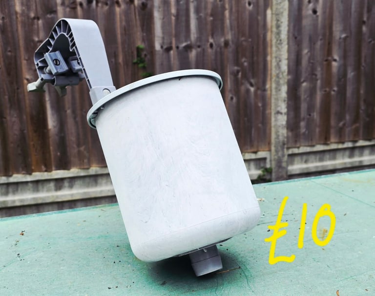 Pool heater, pool ladder, pool filter, flowclear, skimmer, and hoover