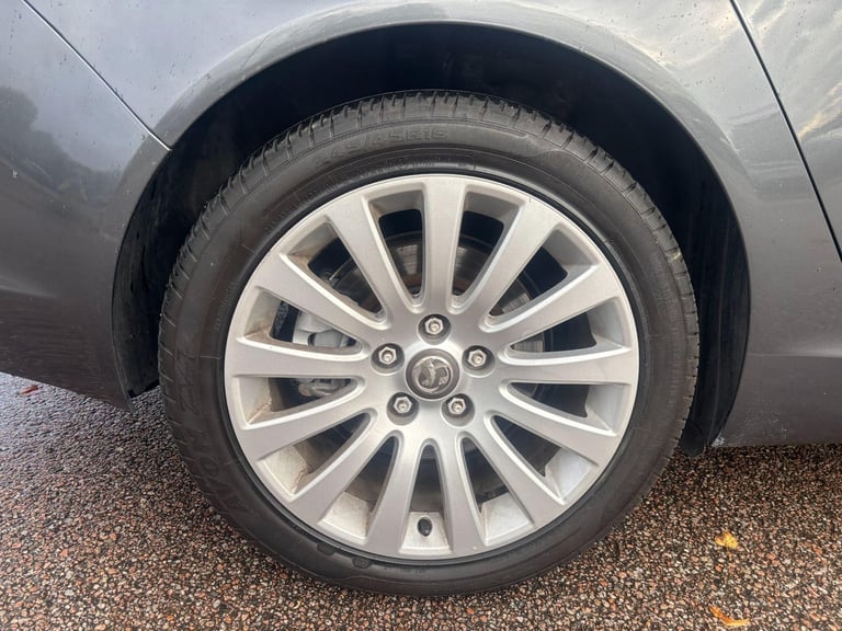 2008 Vauxhall Insignia 2.8i Turbo V6 Elite Nav Saloon 4dr Petrol Auto 4WD Euro 5 (260 ps) SALOON ...
