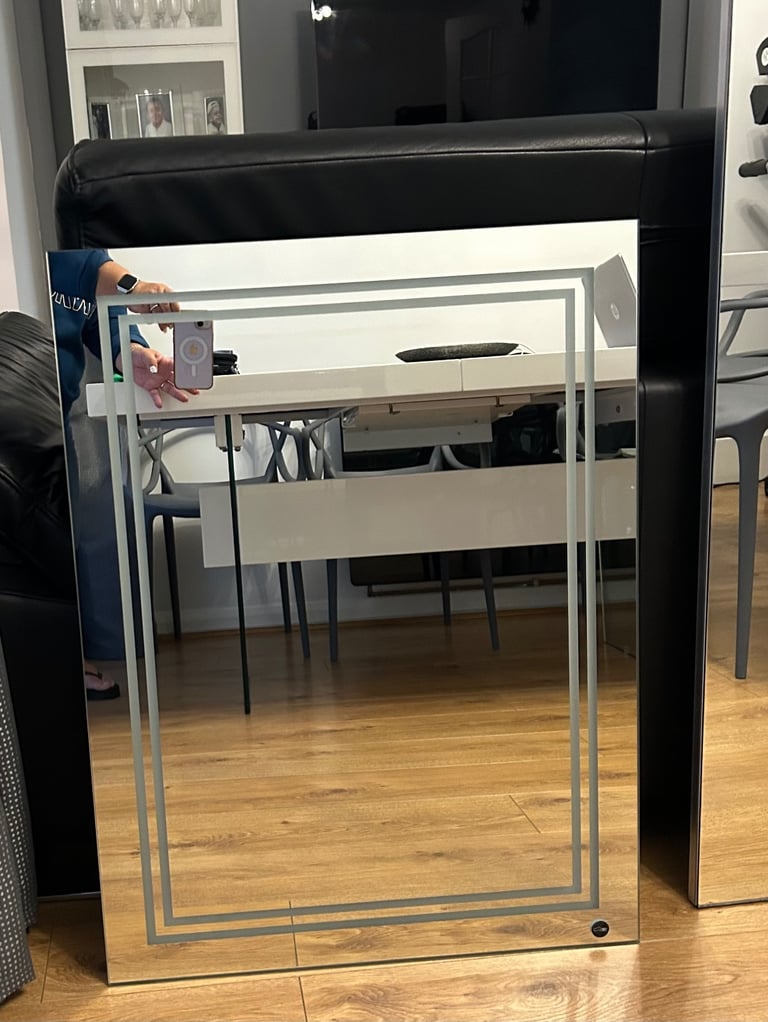 Large Bathroom Mirror- Good Quality - New Ex Display - 80 x 60 cms Electric charger