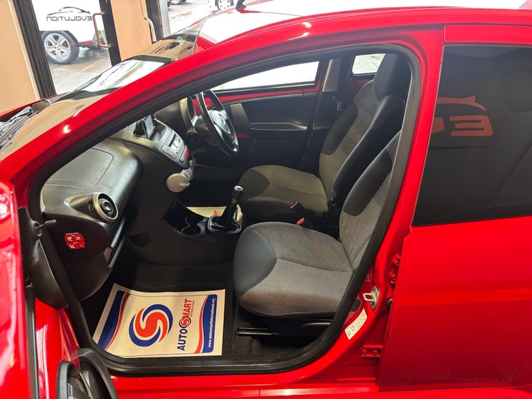 2014 Toyota AYGO 1.0 VVT-i Move with Style 5dr HATCHBACK Petrol Manual