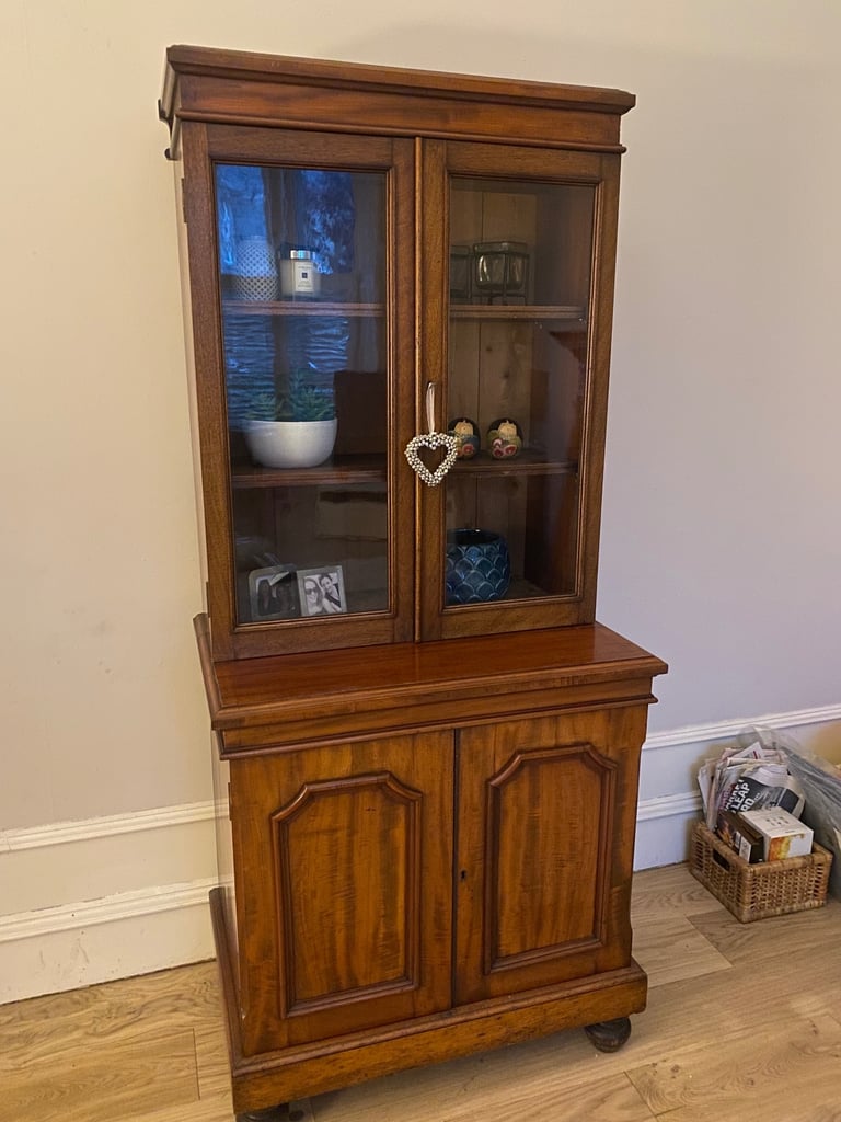 Antique dresser/display unit 