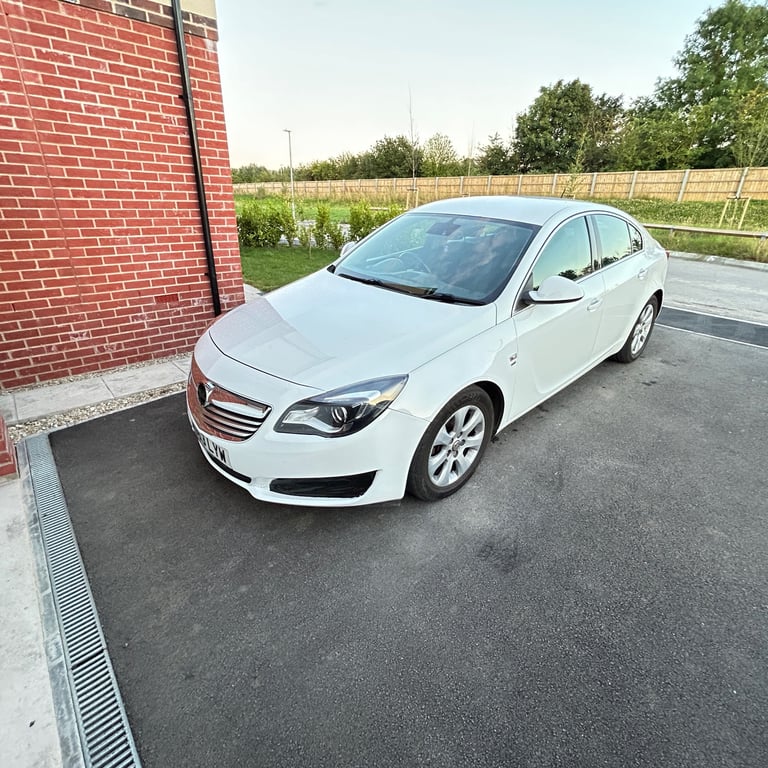 Vauxhall, INSIGNIA, Hatchback, 2014, Manual, 1956 (cc), 5 doors