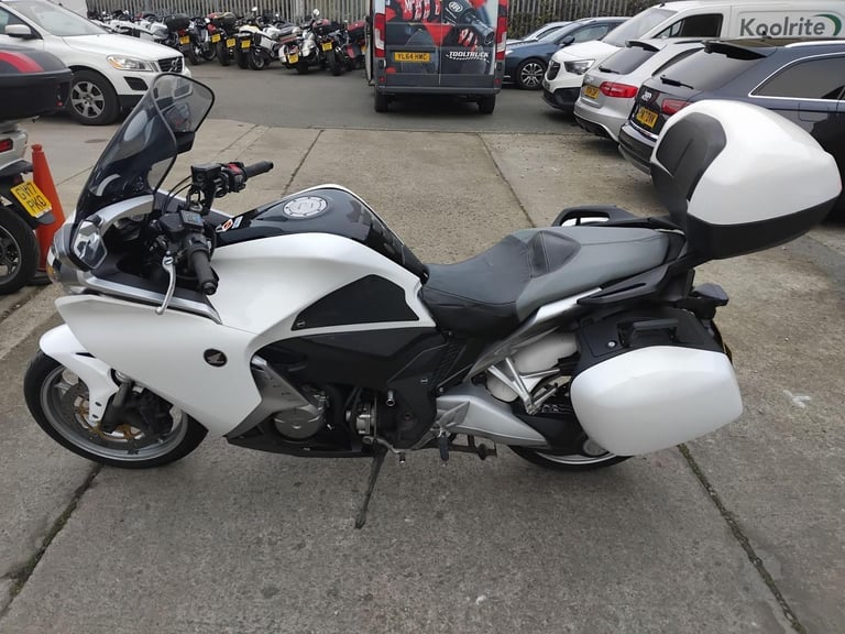 2011 11 HONDA VFR 1200 F-A WHITE VFR1200F FULL LUGGAGE SPORTS TOURER NEW MOT