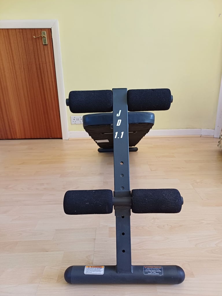 Sit up bench (great condition)