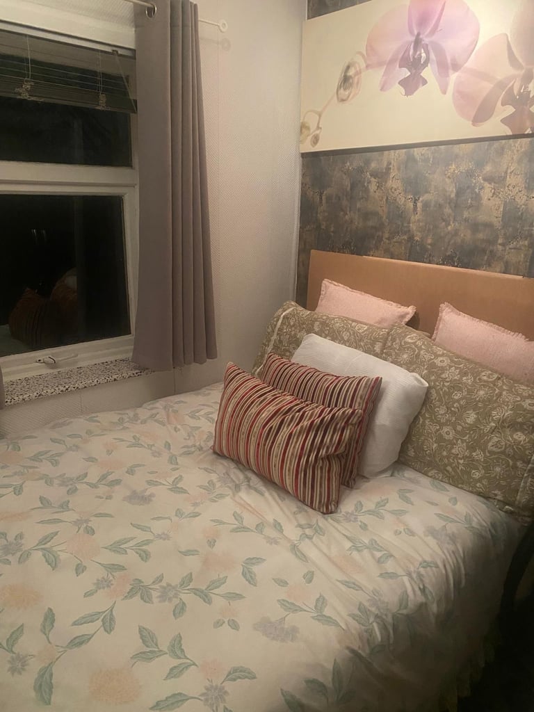 Single room with double room in Croydon. Inclusive of all bills £500pcm. CR0 2UN.