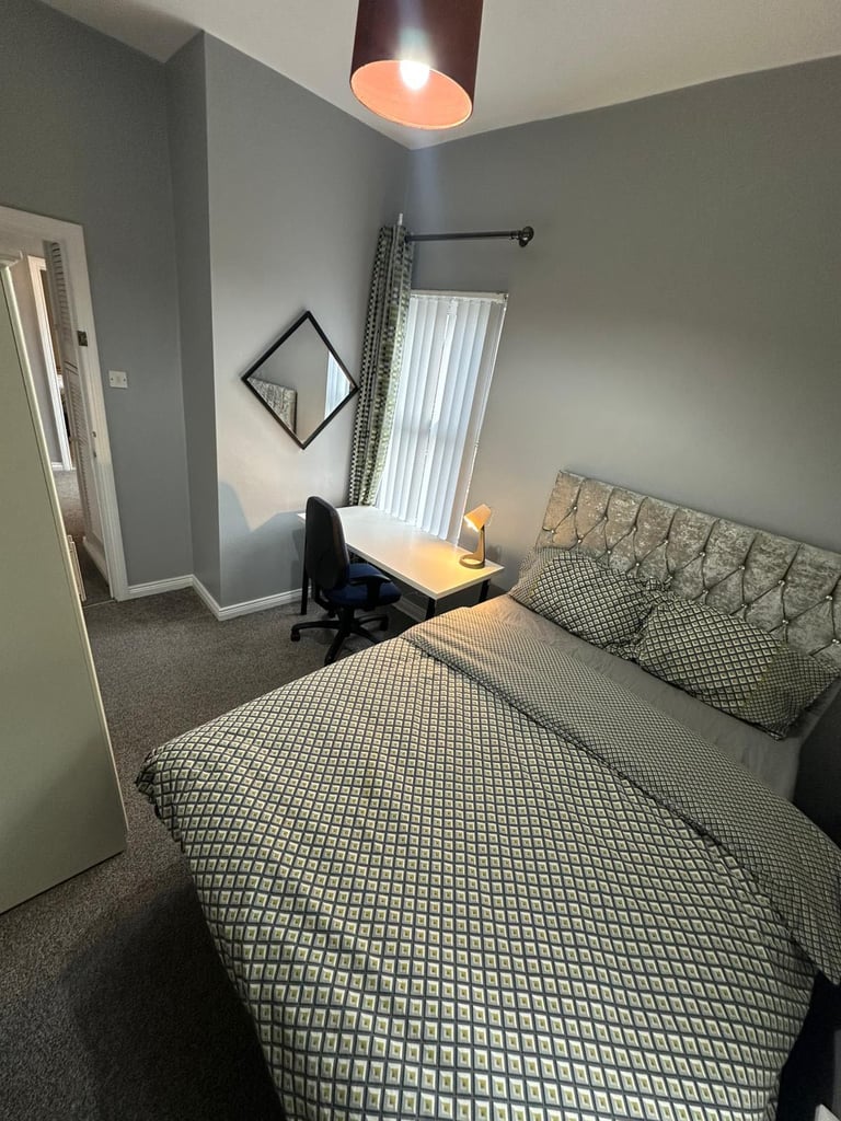 AVAILABLE IMMEDIATELY FURNISHED ROOMS DONEGAL ROAD