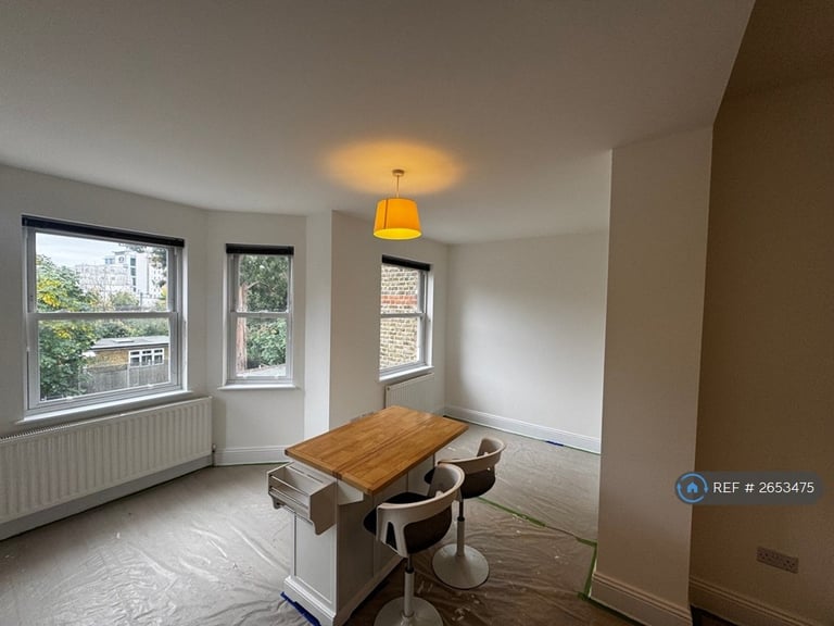 2 bedroom flat in Gordon Road, London, W5 (2 bed) (#2653475)