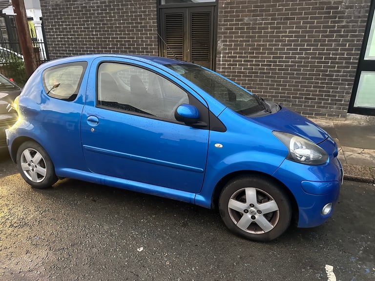 image for Toyota, AYGO, Hatchback, 2010, Manual, 998 (cc), 3 doors