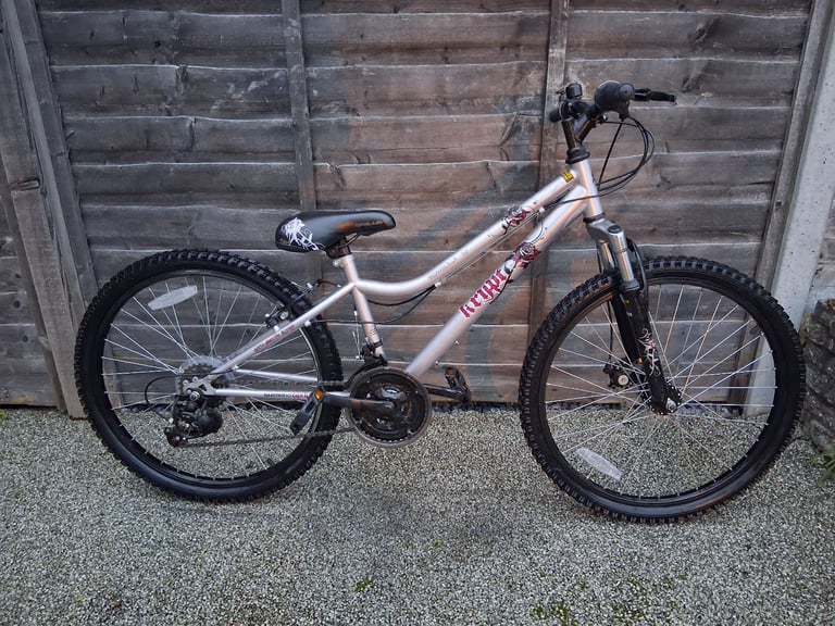 Girls Apollo Krypt 24 Inch Wheel Mountain Bike 