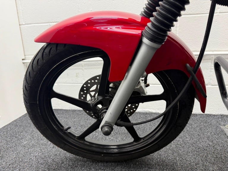 YAMAHA YBR125 - ONLY 7694 MILES! - LONG MOT - LEARNER BIKE 