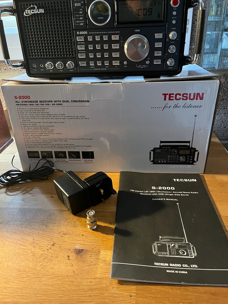 TECSUN S-2000 Communication Receiver with FM Stereo, MW, LW, SW SSB and Air Band.  As New.
