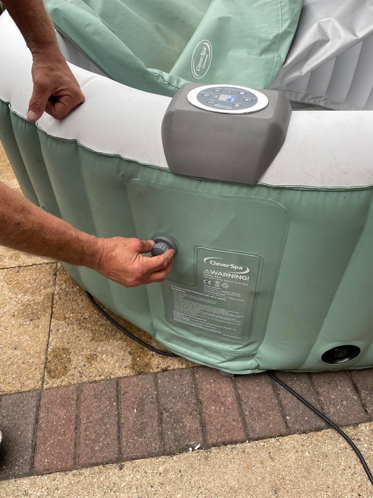 Clever spa hot tub