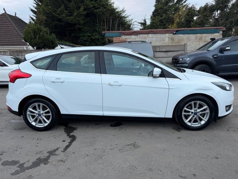 2016 Ford Focus 1.0 EcoBoost 125 Zetec 5dr Auto HATCHBACK PETROL Automatic