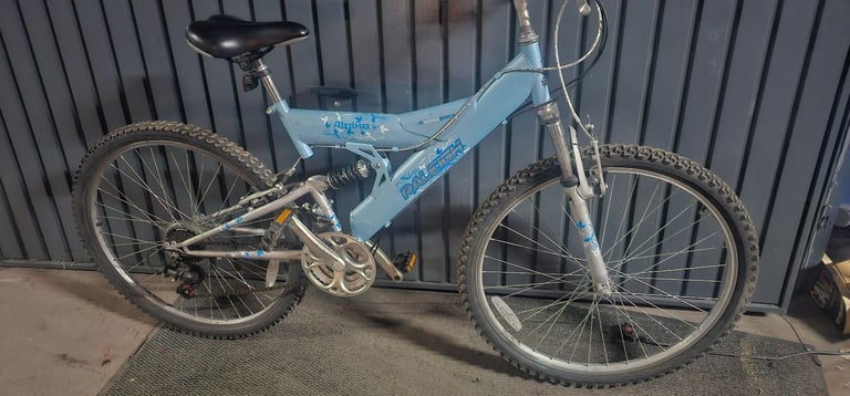 image for RALEIGH LADIES MOUNTAIN ALUMINIUM BIKE VGC