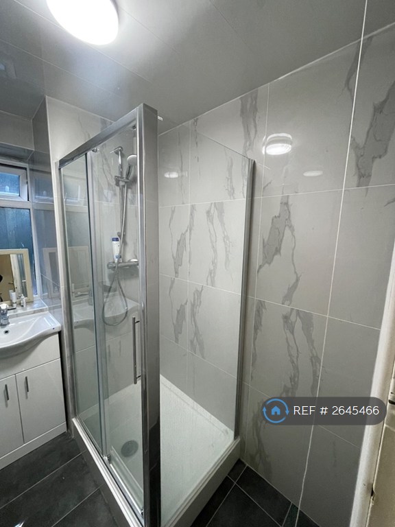 1 bedroom in Shere House, London, SE1 (#2645466)